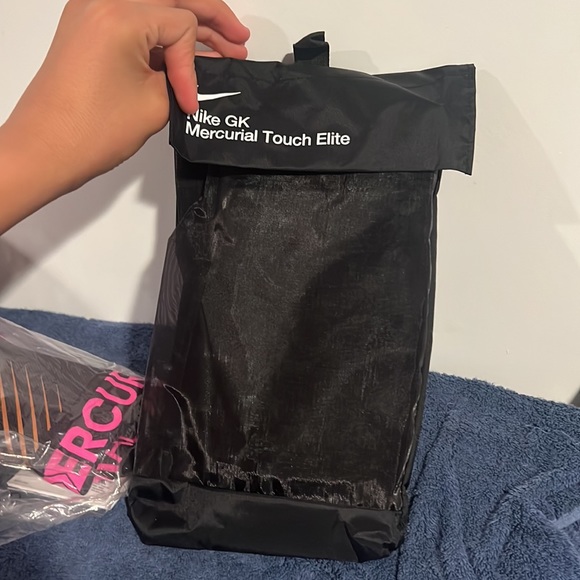 NIKE GK MERCURIAL TOUCH ELITE!! - Picture 4 of 4